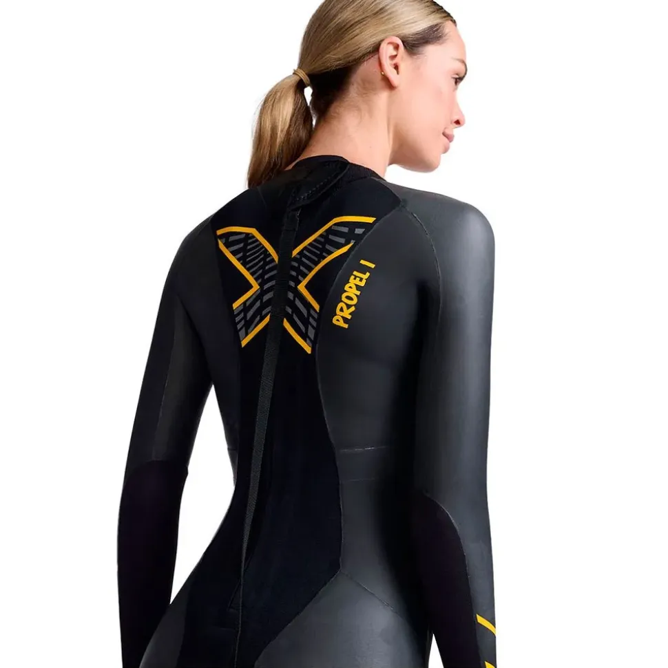 2XU Traje de neopreno de manga larga para mujer Propel 1